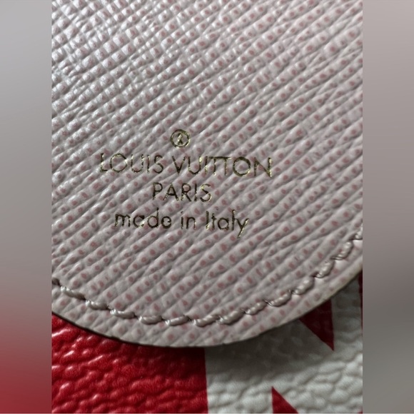 Louis Vuitton Limited edition bag charm key ring - Picture 5 of 5